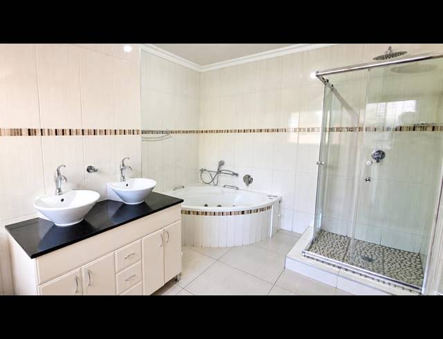 8 BEDROOM HOUSE FOR SALE IN BENDOR